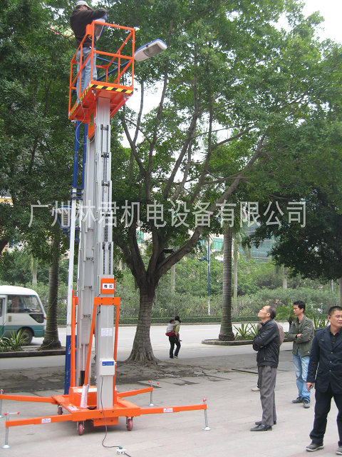 雙柱式高空作業(yè)平臺(tái)，路燈更換